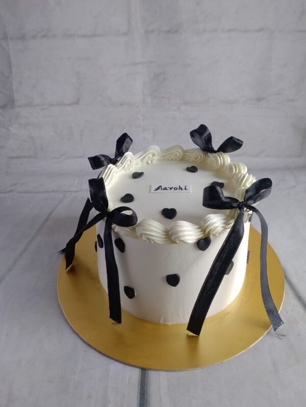 Black Bow mini Cake
